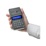 Kasa fiskalna POSNET MOBILE ONLINE - widok z góry, kasa trzymana w ręku